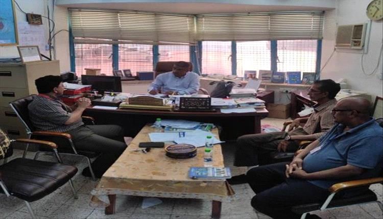 عدن.. تعزيز التعاون بين ميناء الزيت ومكتب الصحة لضمان رعاية صحية مستمرة للوافدين