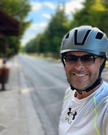 بالصور: راغب علامة يستمتع بأوقات رائعة في أثينا برفقة زوجته