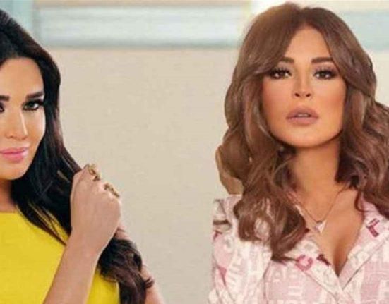 بالفيديو: عانقتها وتبادلا الحديث معًا.. فنانتان لبنانيّتان تتصالحان بعد خلاف امتد لفترة طويلة