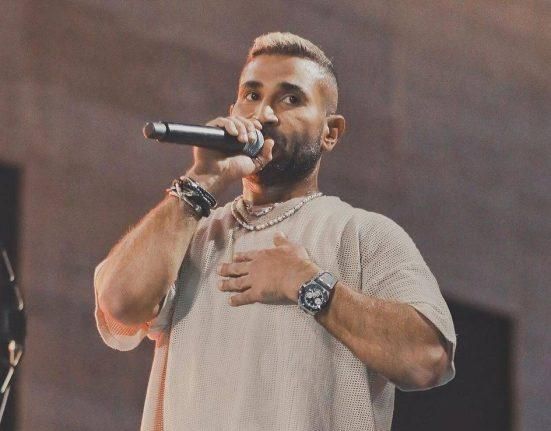 بالفيديو – أحمد سعد يكشف قيمة مقتنياته المسروقة في ميلانو