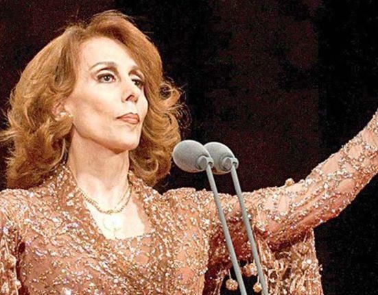 في ظل الأوضاع الخطيرة الراهنة… السيدة فيروز توجّه رسالة للبنان: هذا ما جاء فيها (صورة)