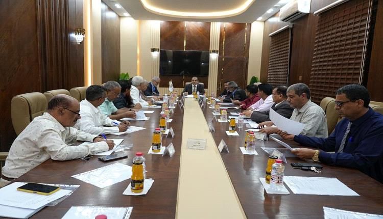 لقاء موسع يضع معالجات لتجاوز الآثار المترتبة على انحسار التمويل للقطاع الصحي