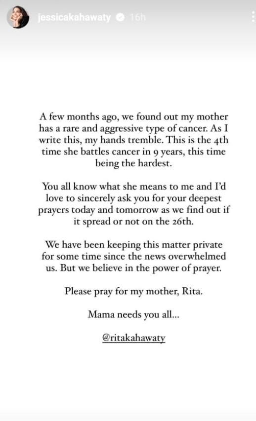 بالصورة: أصيبت بالسرطان للمرة الرابعة.. عارضة لبنانية شهيرة تطلب الدعاء لوالدتها: ارجوكم ادعوا لها