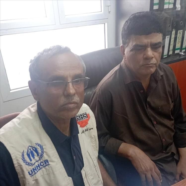 توزيع عقود ترميم منازل في عدن