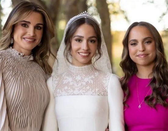 بالصور: بكلمات مؤثرة.. الملكة رانيا تُعايد ابنتيها سلمى وايمان