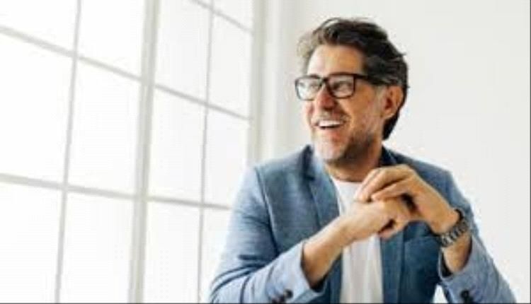 هل ممكن الشعور بالسعادة على مدار العمر؟