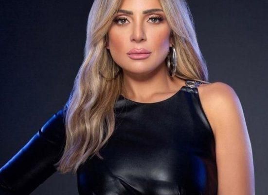 والدة ريم البارودي تتعرض لحادث سير مروع والأخيرة تطلب الدعاء لها