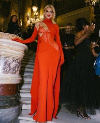 بالصور: بفستان أحمر خيالي.. كيندال جينر تخطف القلوب بجمالها و أنوثتها