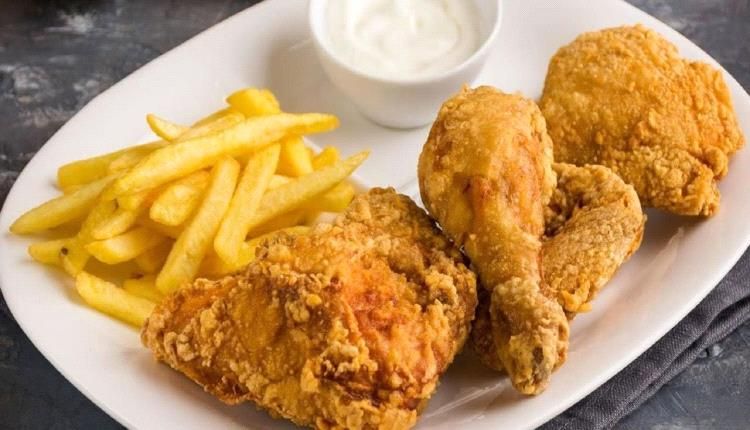 تزايد كبير لأسعار وجبة "البروست" في مطاعم العاصمة عدن