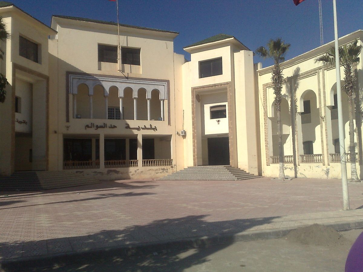 عامل إقليم برشيد يوقف رئيس جماعة حد السوالم عن ممارسة مهامه - الخليج الان  الثلاثاء 1 أكتوبر 2024 10:44 صباحاً