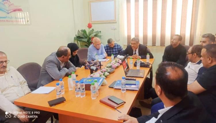 مسؤول حكومي يطالب بتقارير شفافة في مشروع تعليمي ممول دوليا قبل إغلاقه