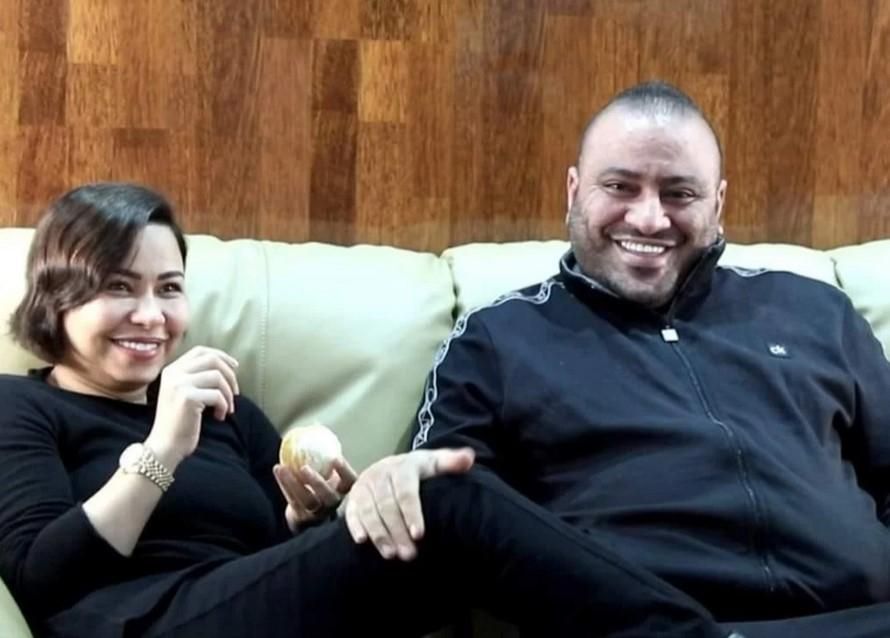 بالصورة: خسرت الكثير من وزنها.. الصورة الأولى لشيرين عبد الوهاب وشقيقها بعد الصلح