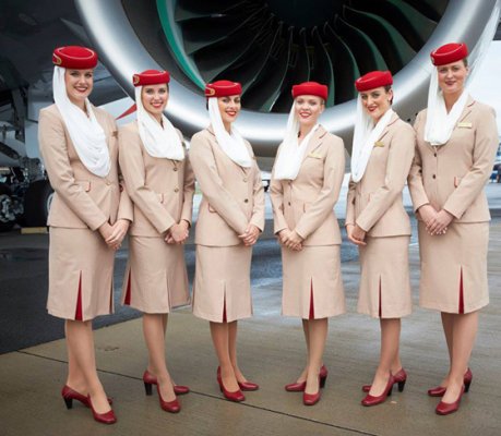 كم راتب مضيفة الطيران في الامارات وطريقة الحصول على وظيفة في قطاع الطيران الاماراتي