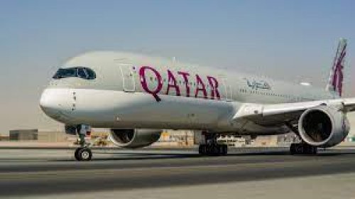 الخطوط القطرية تعلن قرار جديد بشأن مقطع رمي حقائب مسافرين سعوديين