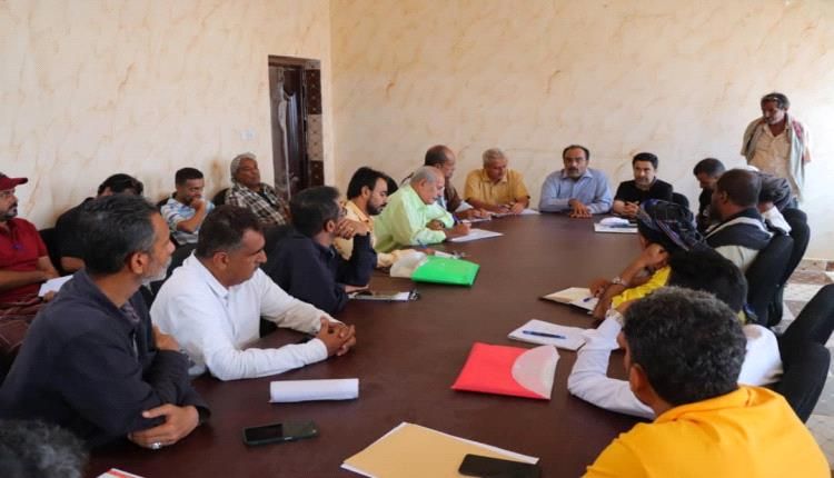 مسؤول محلي في عدن يدعو الى تصحيح الاختلالات التي رافقت سير عمل اللجان المجتمعية