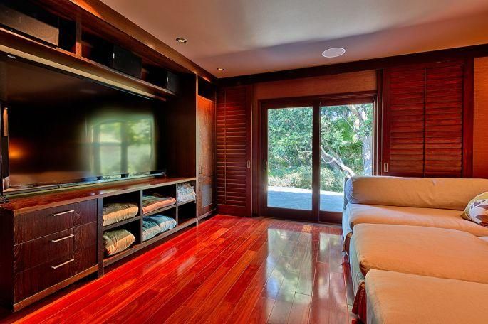 جولة بالصور في منزل أنجلينا جولي الفخم الذي إنتقلت إليه بعد إنفصالها عن براد بيت