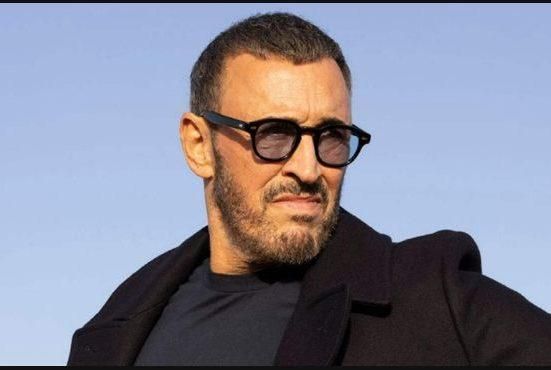 كاظم الساهر يغنّي لبيروت: “عودي سالمة حاضنة للعشق والفنّ والحرّية” (فيديو)