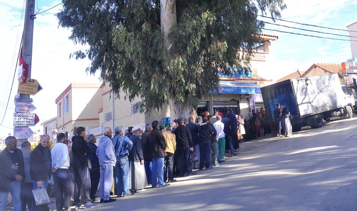 تدشين مصنع للحرشة في القوة الضاربة يثير سخرية رواد التواصل