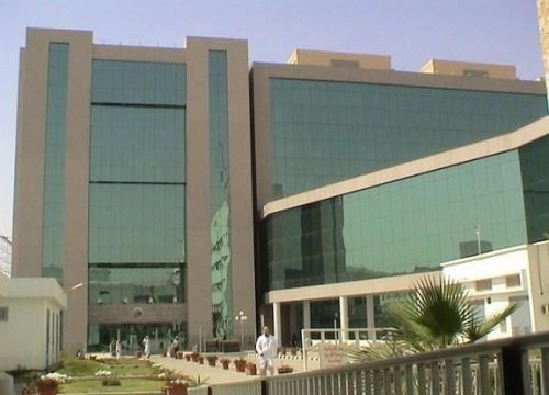 برواتب عالية .. مدينة الملك سعود الطبية 1446 تعلن عن وظائف شاغرة بمختلف التخصصات وبمزايا وحوافز عالية .. تعرف على شروط القبول للعمل ضمن المدينة الطبية