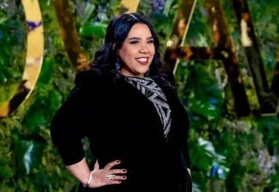 شيماء سيف تستعرض خسارة وزنها بفستان قصير