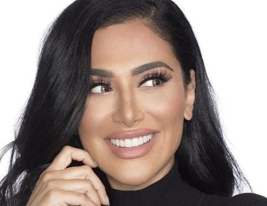 هدى بيوتي تتحدى والدها في وضع المكياج لها.. هل نجح؟