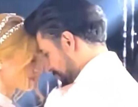 بالفيديو: شقراء وممثلة أيضا.. ابن النجم أيمن زيدان يدخل القفص الذهبي شاهدوا كيف رقص في زفافه