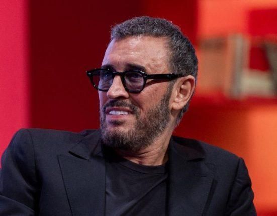 كاظم الساهر يحتفي بـ40 عاما من الحب تحت الأضواء