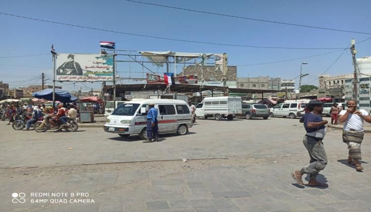 رفع علم الجنوب فوق مبنى ديوان محافظة لحج احتفاء بذكرى ثوره ١٤اكتوبر