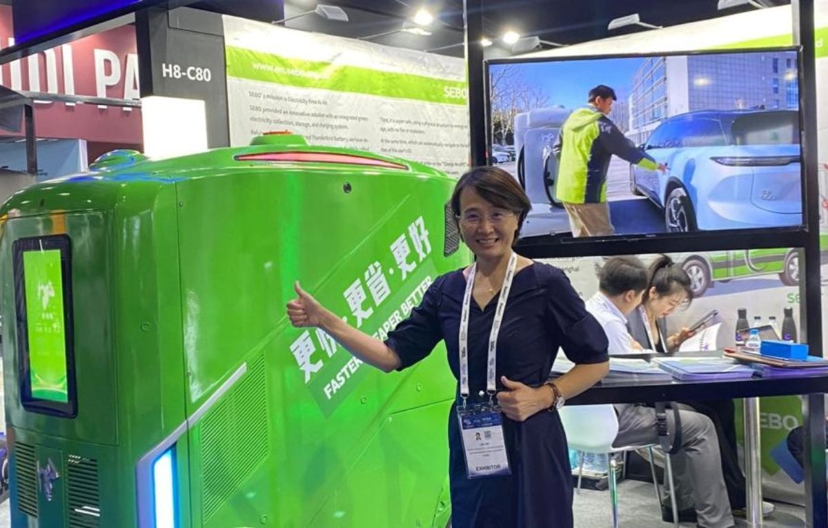 “معدات الشحن الذاتية القيادة” ابتكار جديد لتسهيل شحن المركبات الكهربائية  - موقع الخليج الان