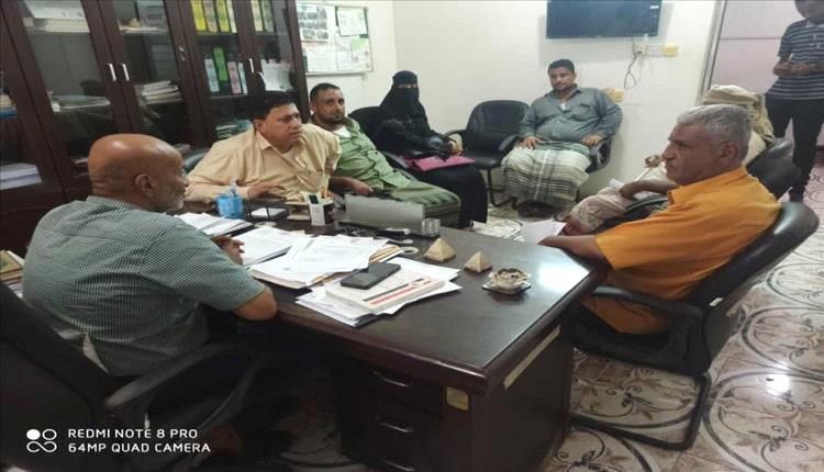 مناقشة آلية تنفيذ الحملة الخاصة بالقضاء على الكلاب الضالة بالحوطة