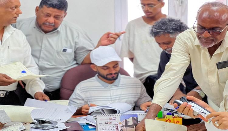 عدن ..التوقيع على عقود لترميم 16 منزلا بصيرة تضرر في الحرب