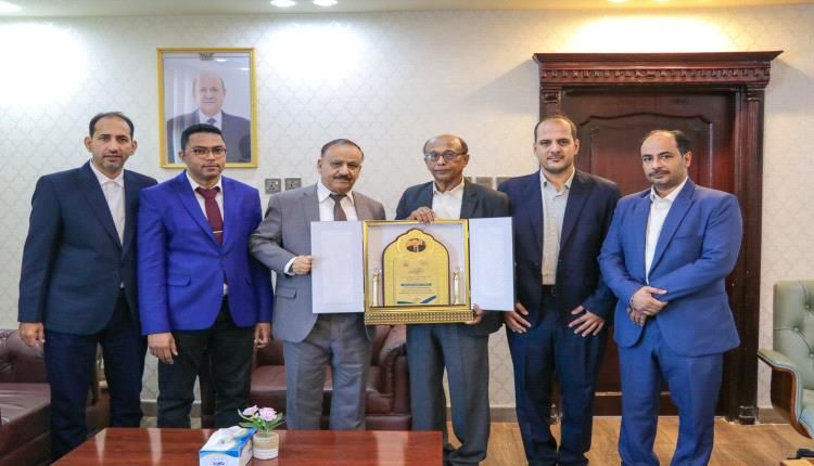 مؤسسة موانئ البحر العربي تكرم وزير النقل وعدداً من قيادات الوزارة