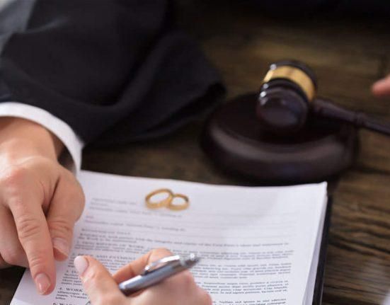 وصلت مع زوجها إلى طريق مسدود.. ممثلة شهيرة تعلن طلاقها للمرة الثانية!