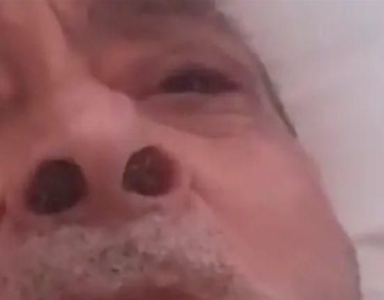 تركه أبناؤه في منزل مهجور.. مسنّ سبعيني حديث مواقع التواصل