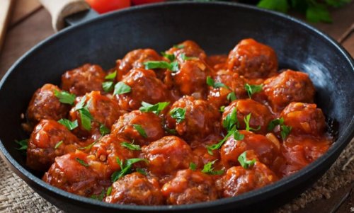 طريقة عمل كفتة داوود باشا بالصلصة بألذ نكهة ومذاق شهية للغاية