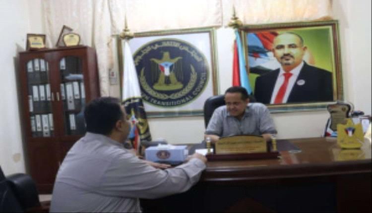 انتقالي لحج يناقش دور البنك المركزي في تحقيق الإصلاح الاقتصادي