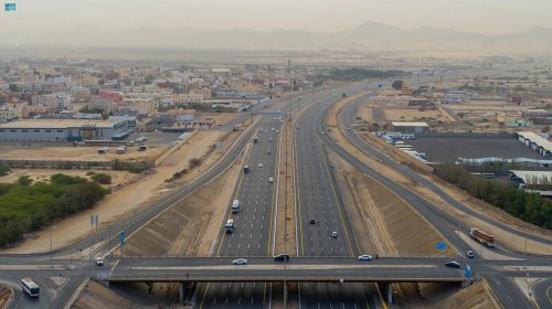 "بشكلٍ مؤقت" إعلان غلق جسر تقاطع طريق أم القرى مع طريق المنصور .. وهذا طريق الحركة الجديد