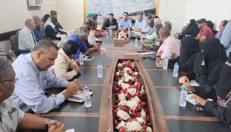 اجتماع في المنصورة بعدن لتقييم أوضاع المدارس الأهلية والخاصة