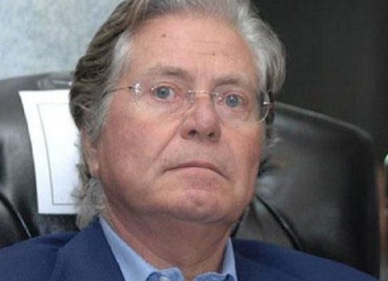 حسين فهمي ينهي خلافه مع هذين النجمين بعد حضورهما عزاء شقيقه مصطفى فهمي