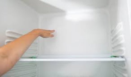 ستي قالتلي على السر .. طريقة التخلص من الثلج المتراكم في الفريزر بأسهل طريقة بدون حك أو تكسير