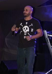 على طريقة أدهم النابلسي.. فنان يفاجئ الجميع بإعلان اعتزاله وهذا ما قاله