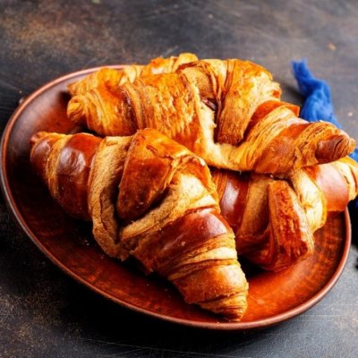 طريقة تحضير عجبنة الكرواسون الهشة الخفيفة مظبوطة وناجحة 100%