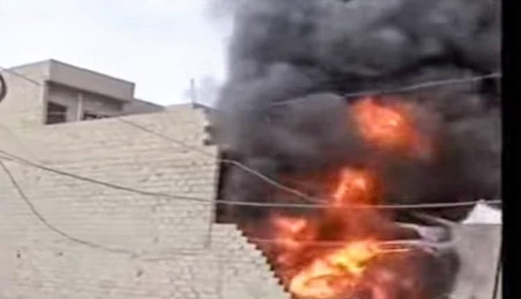 مليشيات الحوثي تحرق منزل مواطن على خلفية منشور