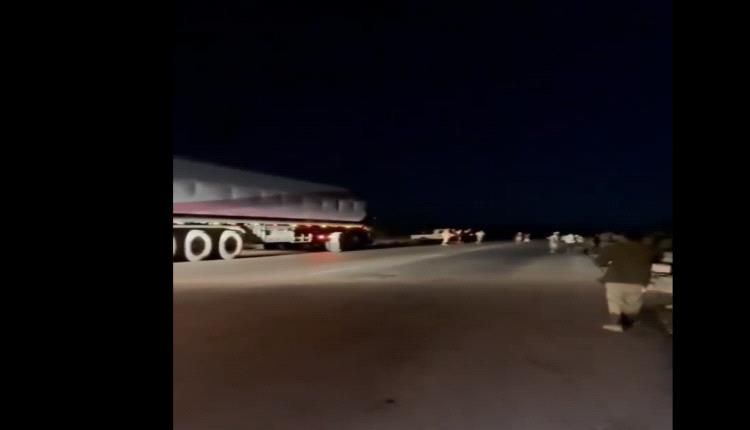 ضبط قواطر محملة بالنفط الخام بقيمة ملايين الدولارات في طريقها للتهريب بحضرموت