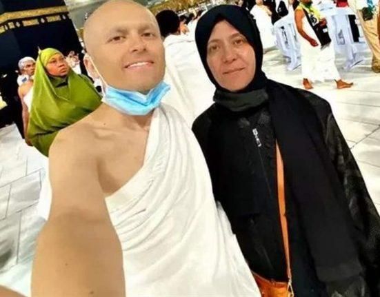 بعد فيديو تناول المنسف وهو على فراش المرض.. والدة ملك جمال الأردن أيمن العلي توضح وتتحدث عن معاناته