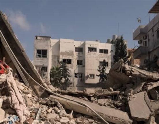 منزلها دمّرته إسرائيل… مُؤثّرة لبنانيّة: “بيتي يلي ربيت فيه طفولتي راح” (فيديو)