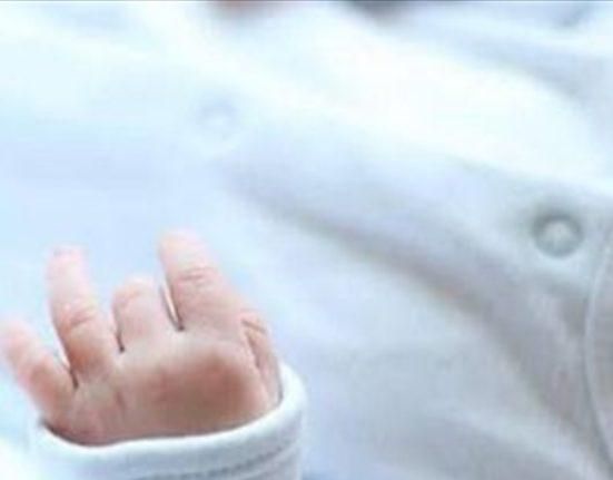 فنان وزوجته الممثلة الشهيرة يُرزقان بمولود جديد.. شاهدوا الصورة