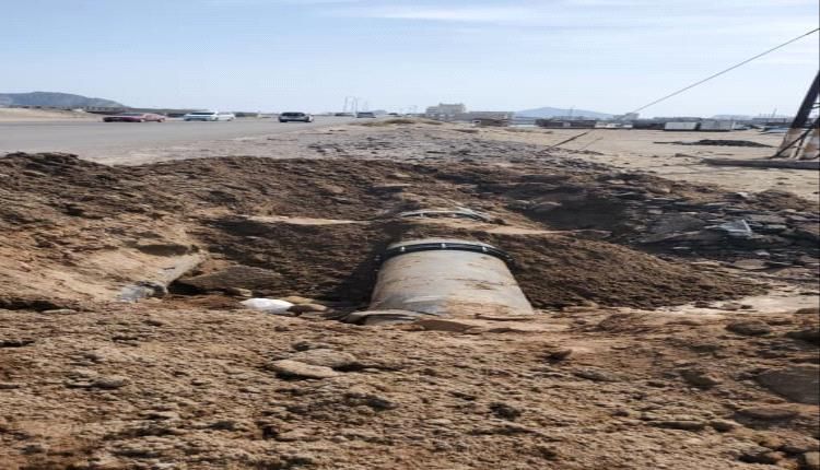 إستئناف ضخ المياه بعد إصلاح الكسر في خط التغذية الرئيس لمدينة البريقة