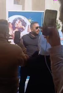 رغم علاقتهما القوية.. ممثلة مصرية شهيرة غابت عن جنازة والدتها!