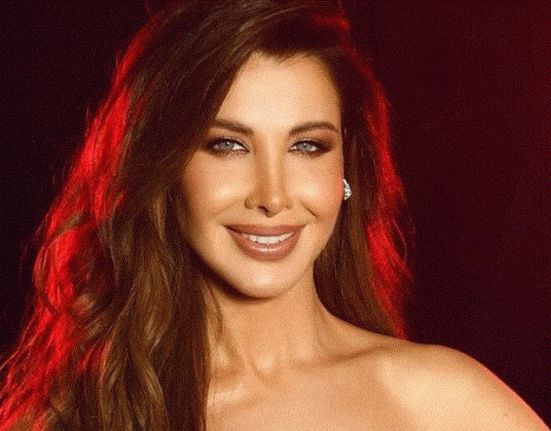 “ليش هيك عبتغطي وجها؟”.. نانسي عجرم تُثير الجدل في إحدى الحفلات شاهدوا كيف تخفت (فيديو)